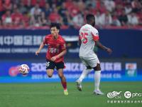 乐鱼体育全站-包含成都蓉城回应发布会事件：高度重视正与徐正源及其团队沟通的词条