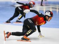 乐鱼体育 官方平台-芬兰冰雪选手力抢前位！速滑冰场闪耀