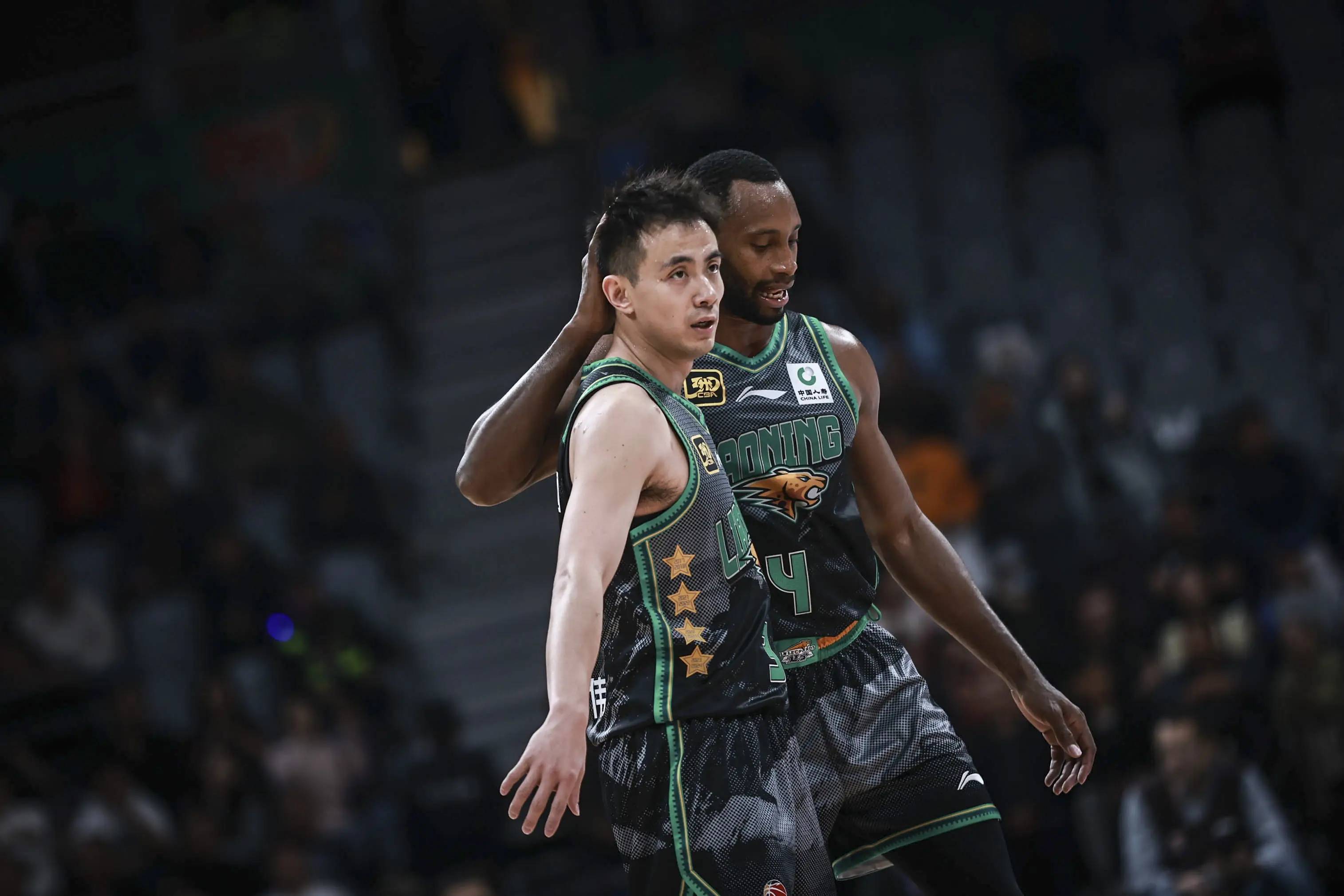 包含季后赛八强对阵：辽宁vs深圳广东vs广厦的词条