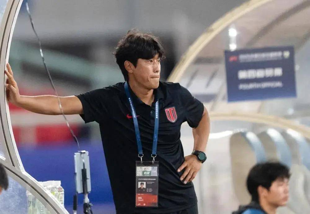 包含成都蓉城回应发布会事件：高度重视正与徐正源及其团队沟通的词条